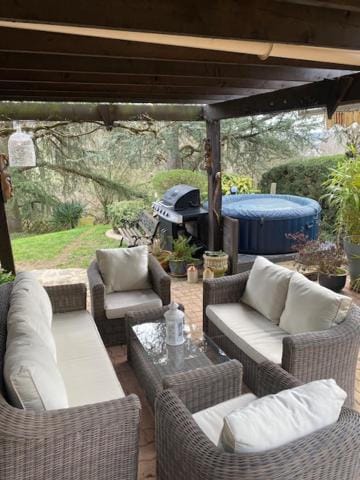 Chambre avec terrasse Bed and Breakfast in Nouvelle-Aquitaine