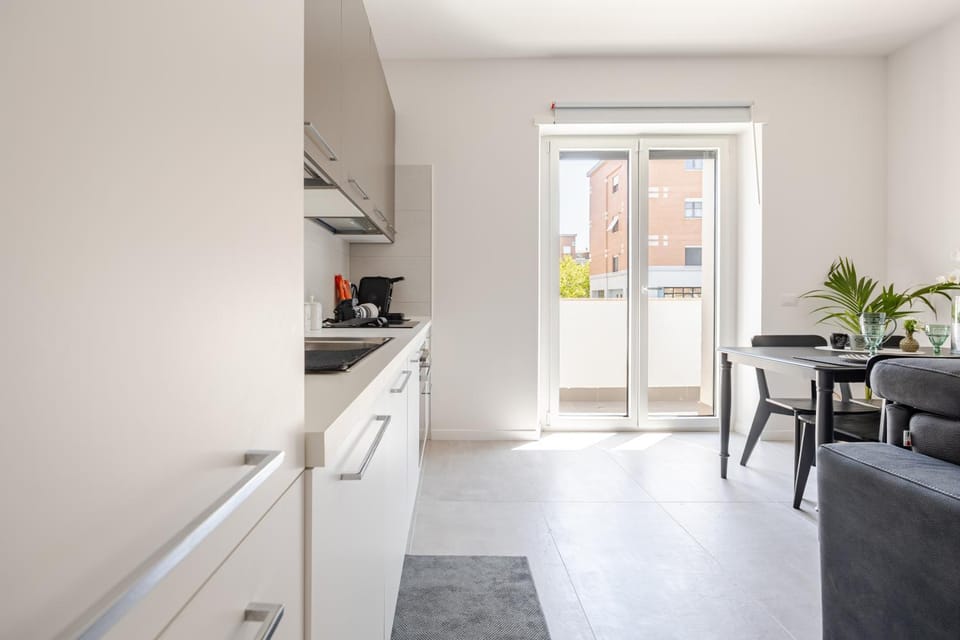 Kitchen or kitchenette, Dining area, stove