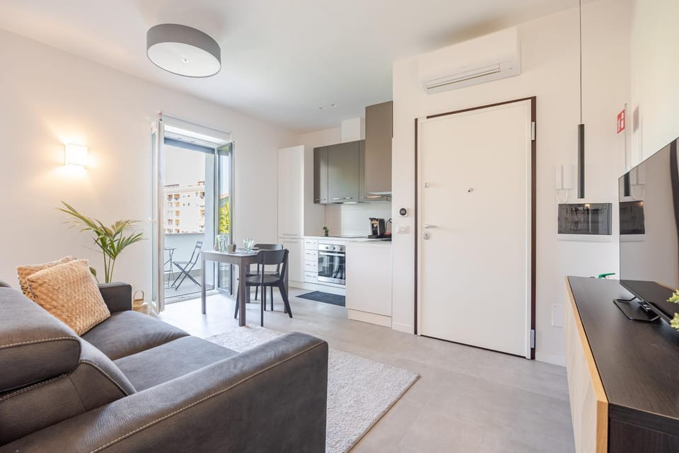 Kitchen or kitchenette, Living room, Dining area
