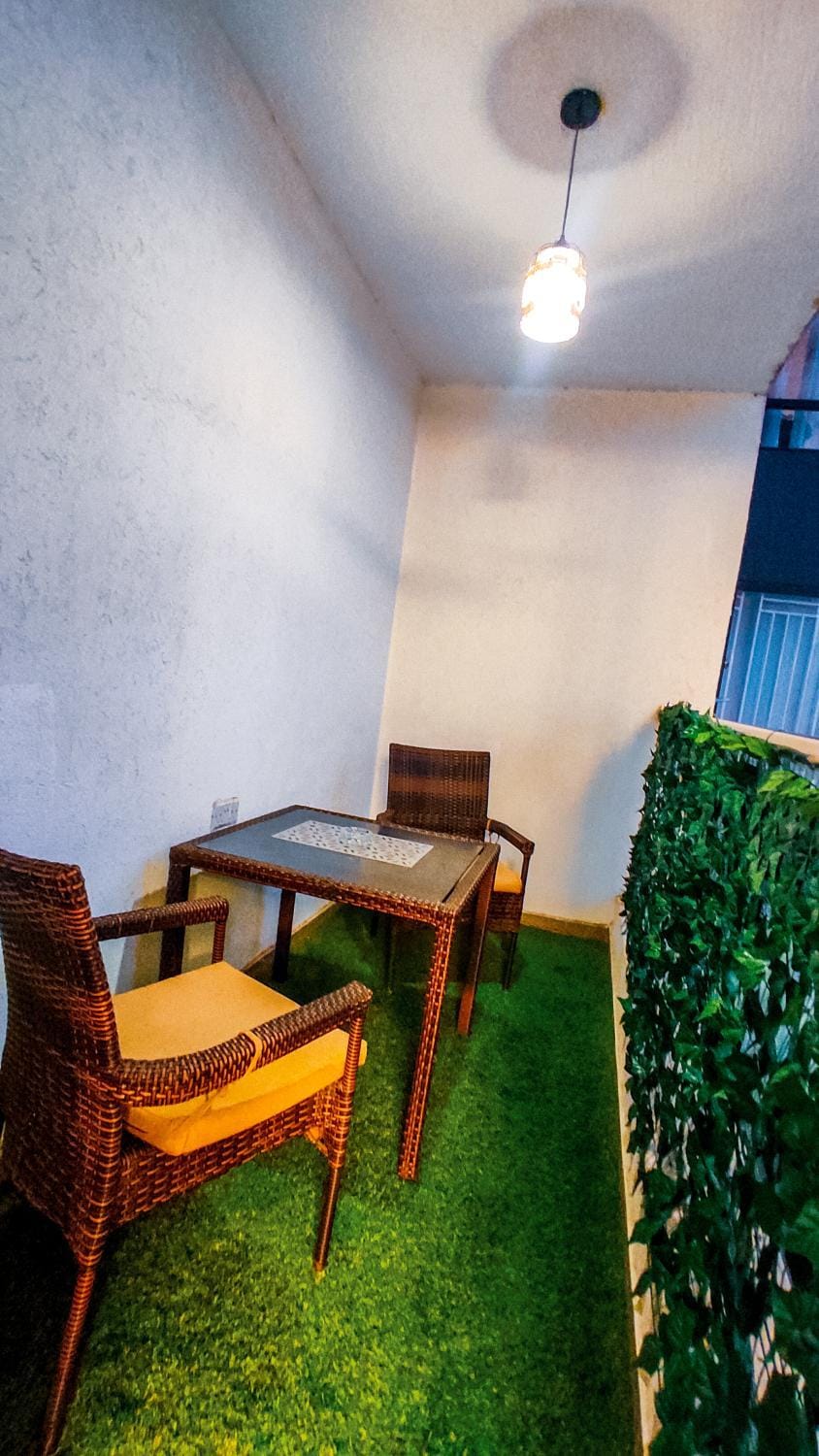 Patio, Day, Garden, Living room, Seating area, Dining area, Garden view