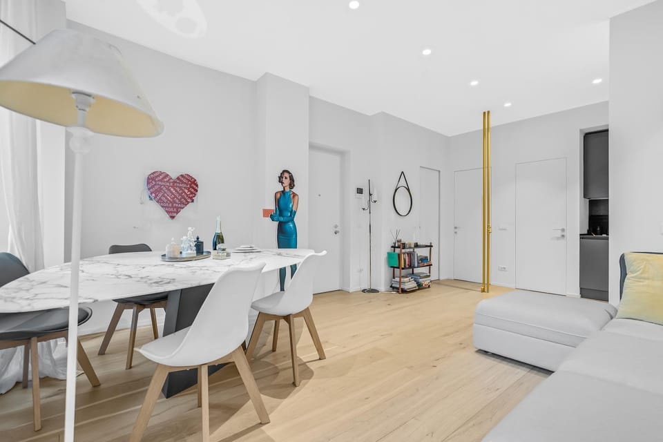 Kitchen or kitchenette, Living room, Seating area, Dining area