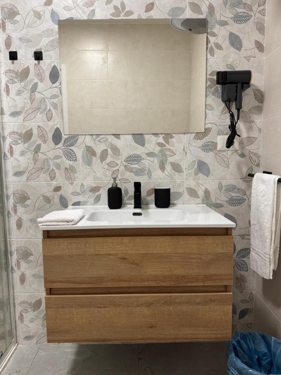 Bathroom, towels