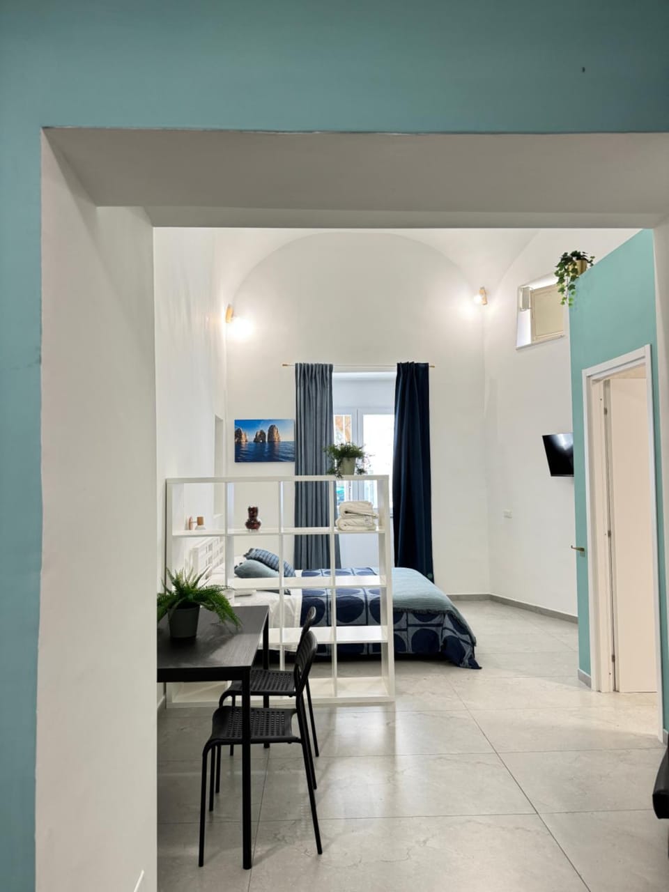 Living room, Photo of the whole room