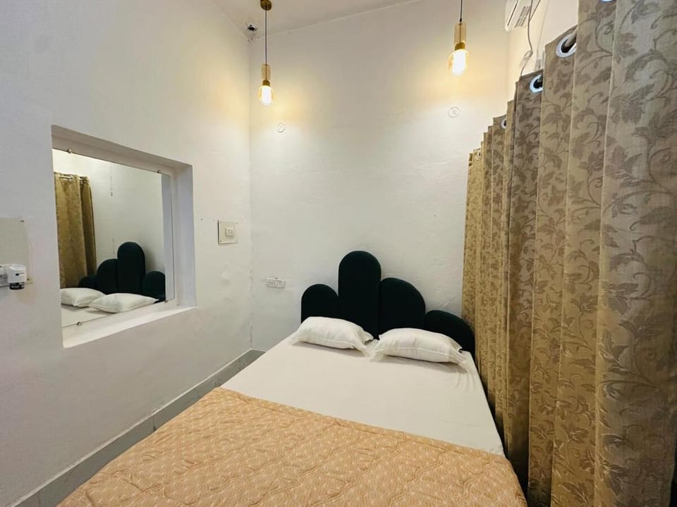 Kamaree-7BHK Apartment in Varanasi