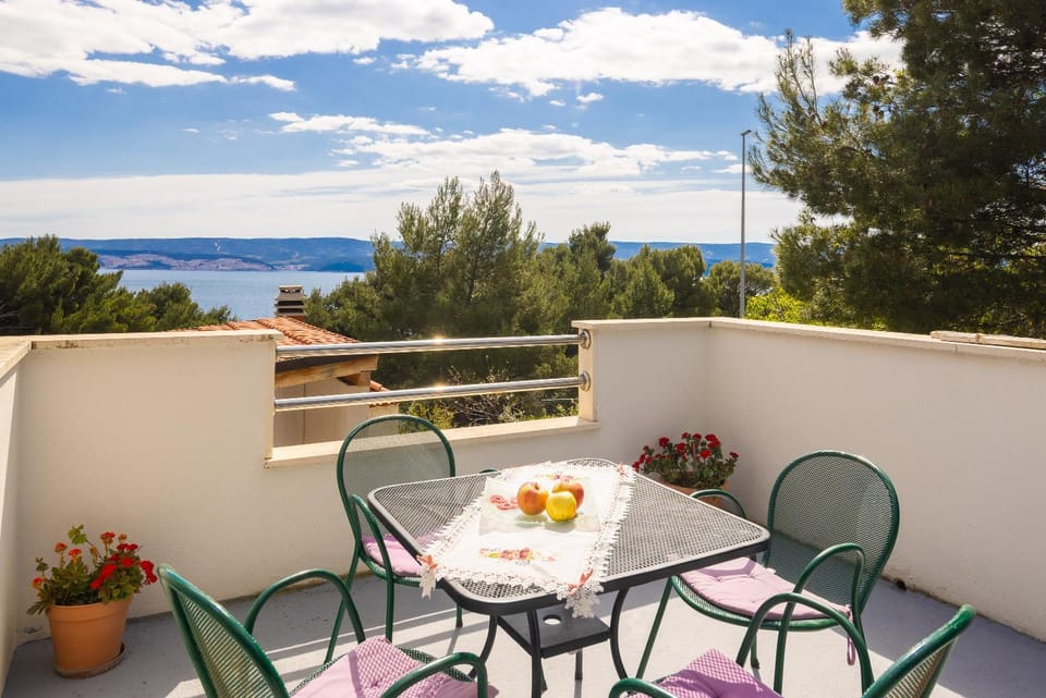 Day, View (from property/room), Balcony/Terrace, Seating area, Sea view