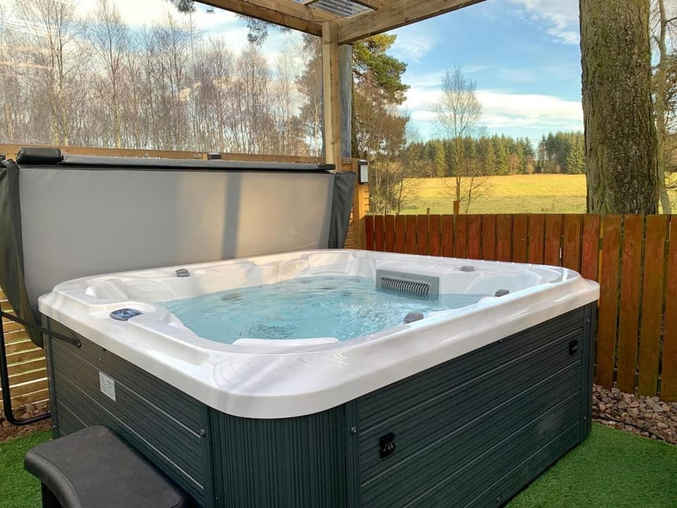 North Lodge Holiday Home, Hot Tub & Sauna House in England
