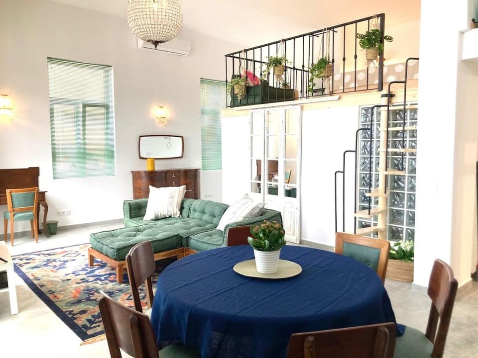 Charming Riverfront Escape - Beach Riviera and Town Apartment in Setúbal Municipality