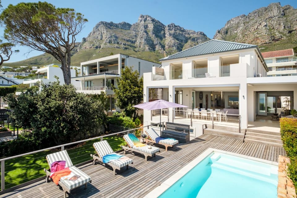 Property building, Patio, Garden, Balcony/Terrace, Mountain view, Swimming pool, sunbed