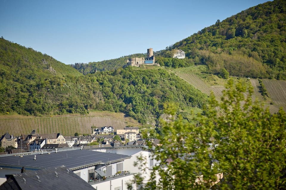 Nearby landmark, Day, Natural landscape, View (from property/room), Balcony/Terrace, Mountain view