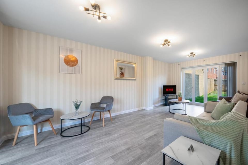 TV and multimedia, Living room, Seating area