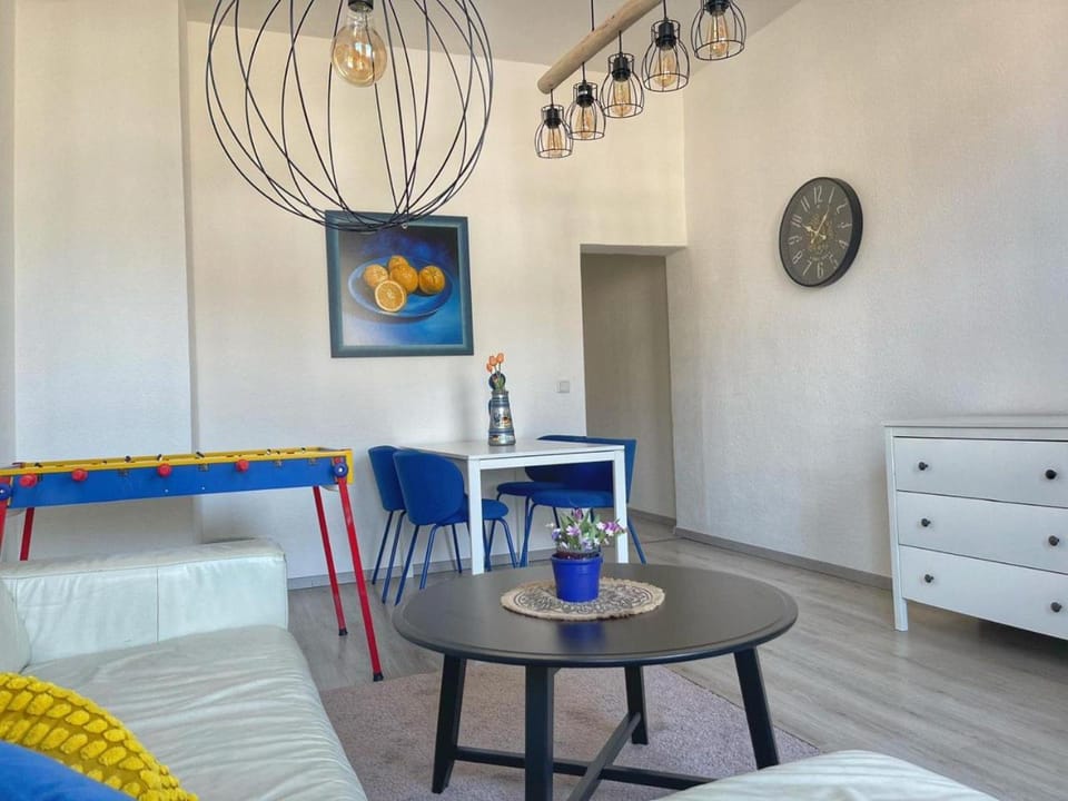 Living room, Photo of the whole room, Seating area