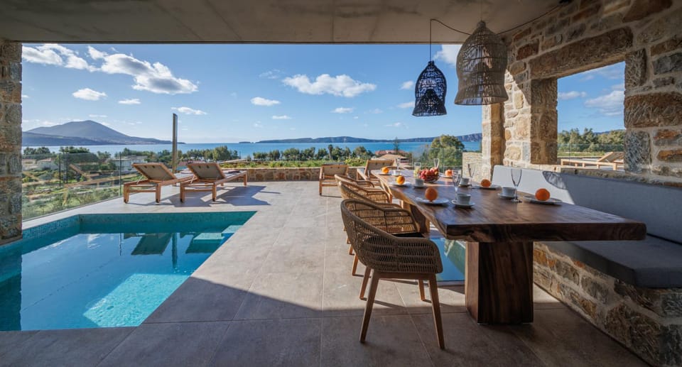 Hot Tub, Balcony/Terrace, Living room