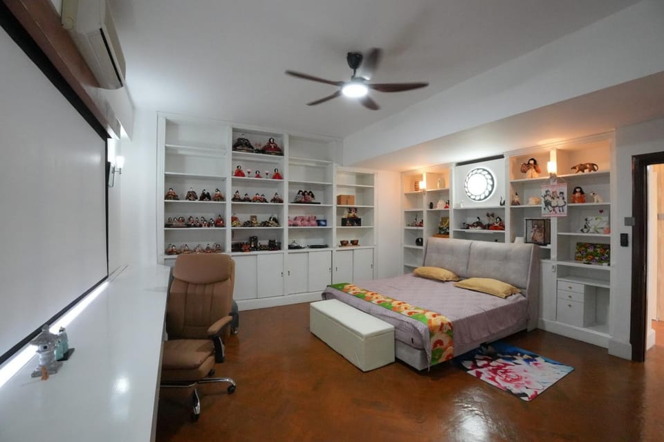 Bed, Photo of the whole room, Bedroom, wardrobe, air conditioner