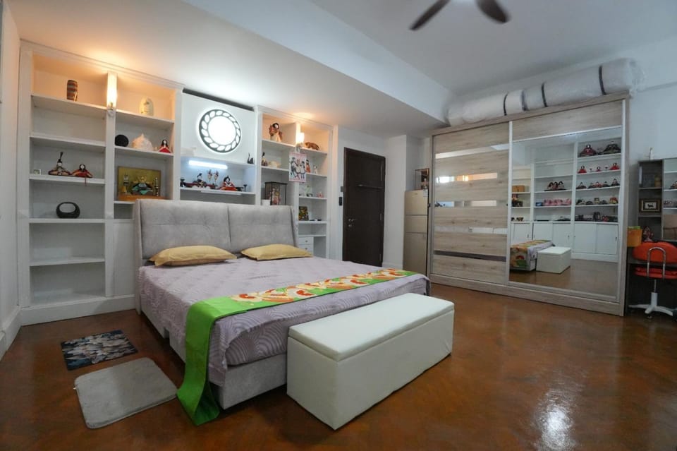 Bed, Photo of the whole room, Bedroom, towels, wardrobe