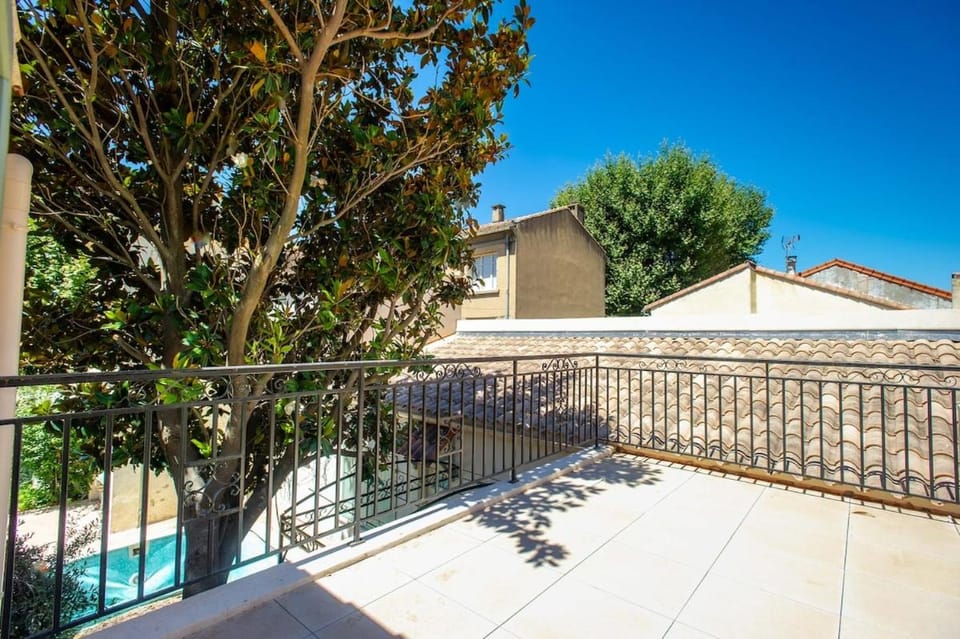 Oasis secrète Avignon 6 personnes House in Avignon