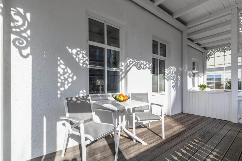 Villa Iduna Ferienwohnung No 1 - EG mit Balkon nach Osten Apartment in Binz