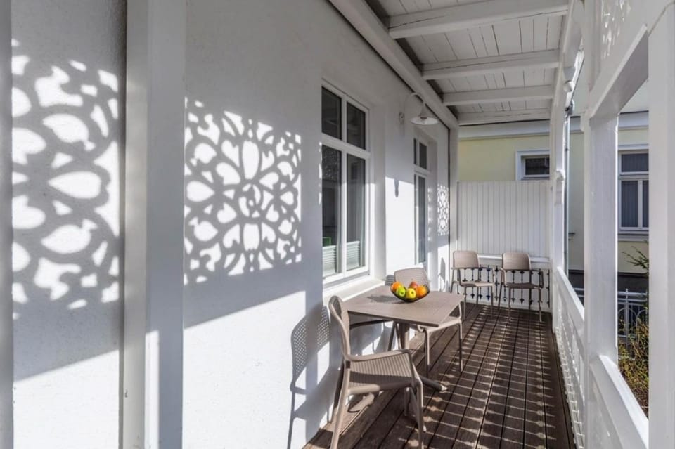 Villa Iduna Ferienwohnung No 10 - EG mit Balkon nach Osten Apartment in Binz