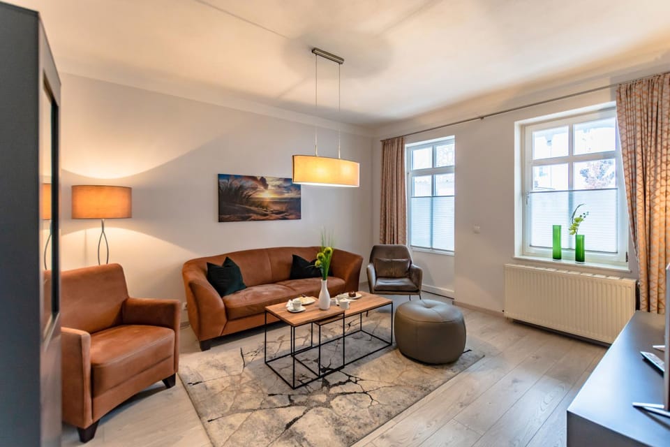 Villa Iduna Ferienwohnung No 10 - EG mit Balkon nach Osten Apartment in Binz