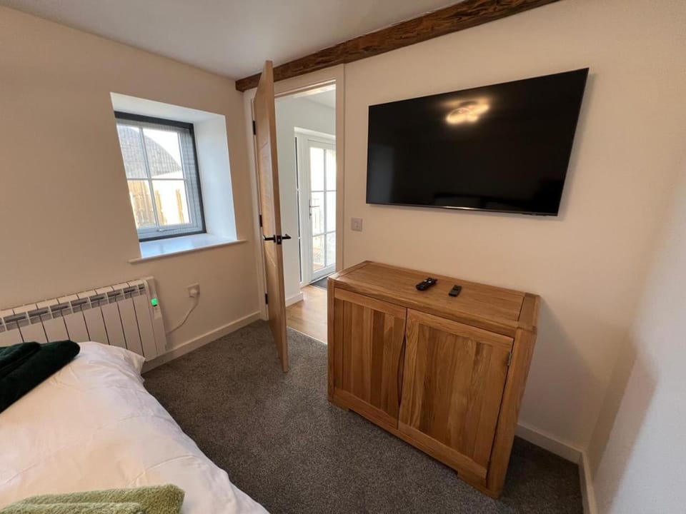 TV and multimedia, Bedroom