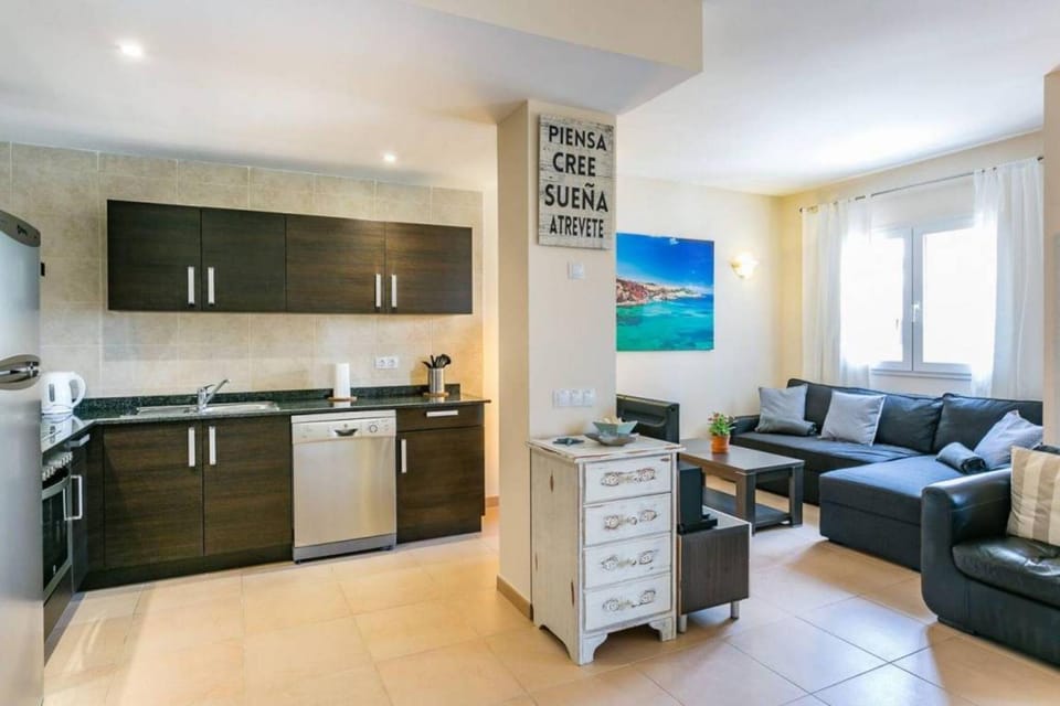 Property building, Kitchen or kitchenette, Living room