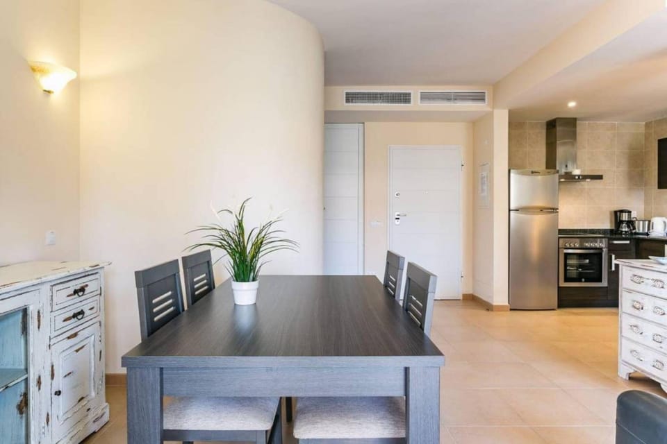 Property building, Kitchen or kitchenette, Living room