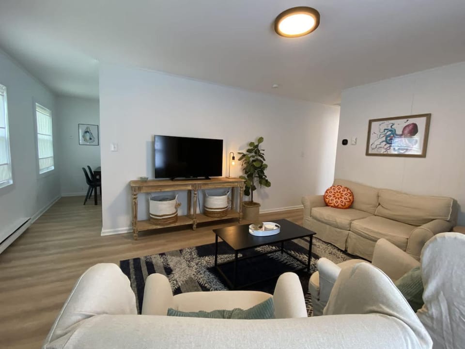 Cozy Oaks Chesapeake Properties House in Cape Charles