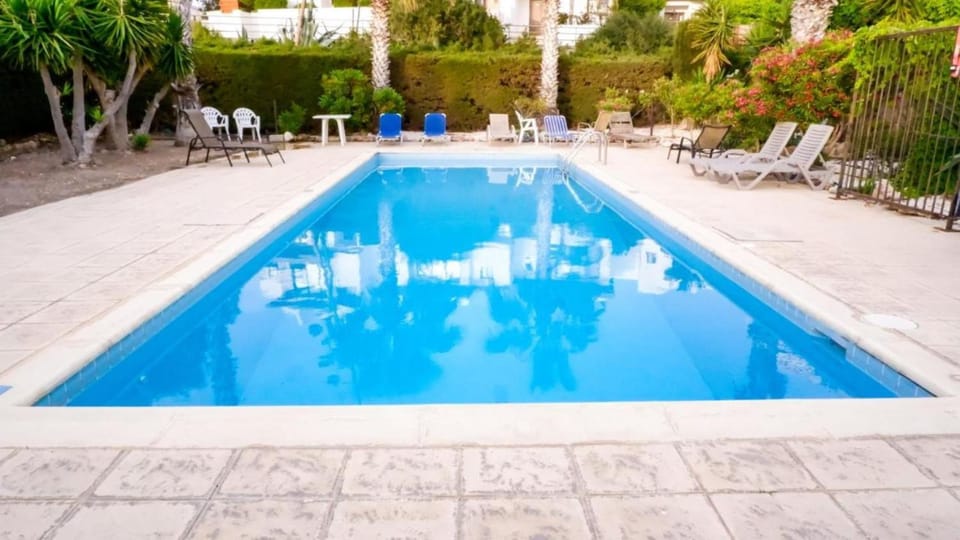 Pool view, Swimming pool, sunbed