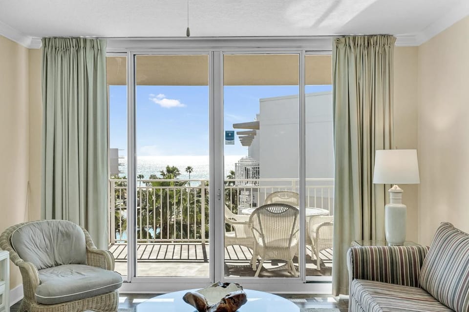 Top Shelf Waterscape C606 Courtyard Apartment in Okaloosa Island