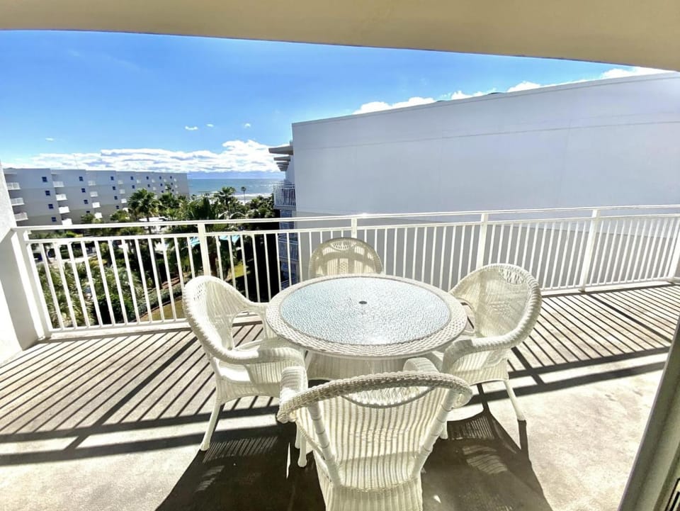 Top Shelf Waterscape C606 Courtyard Apartment in Okaloosa Island