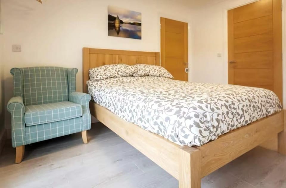 Guest home 10 Bed bunkhouse Apartment in Merthyr Tydfil