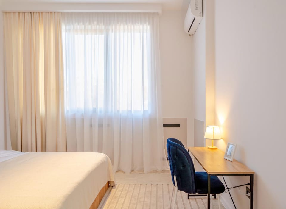 Bed, Photo of the whole room, Bedroom, air conditioner