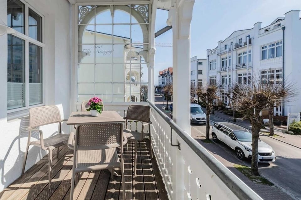 Villa Iduna Ferienwohnung No 5 - 1 OG mit Balkon nach Osten Apartment in Binz