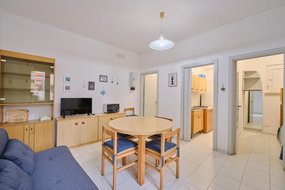 TV and multimedia, Living room, Seating area, Dining area, pet friendly