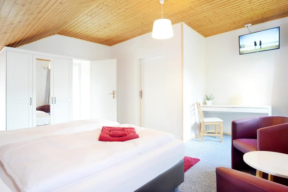 Photo of the whole room, Seating area, Bedroom