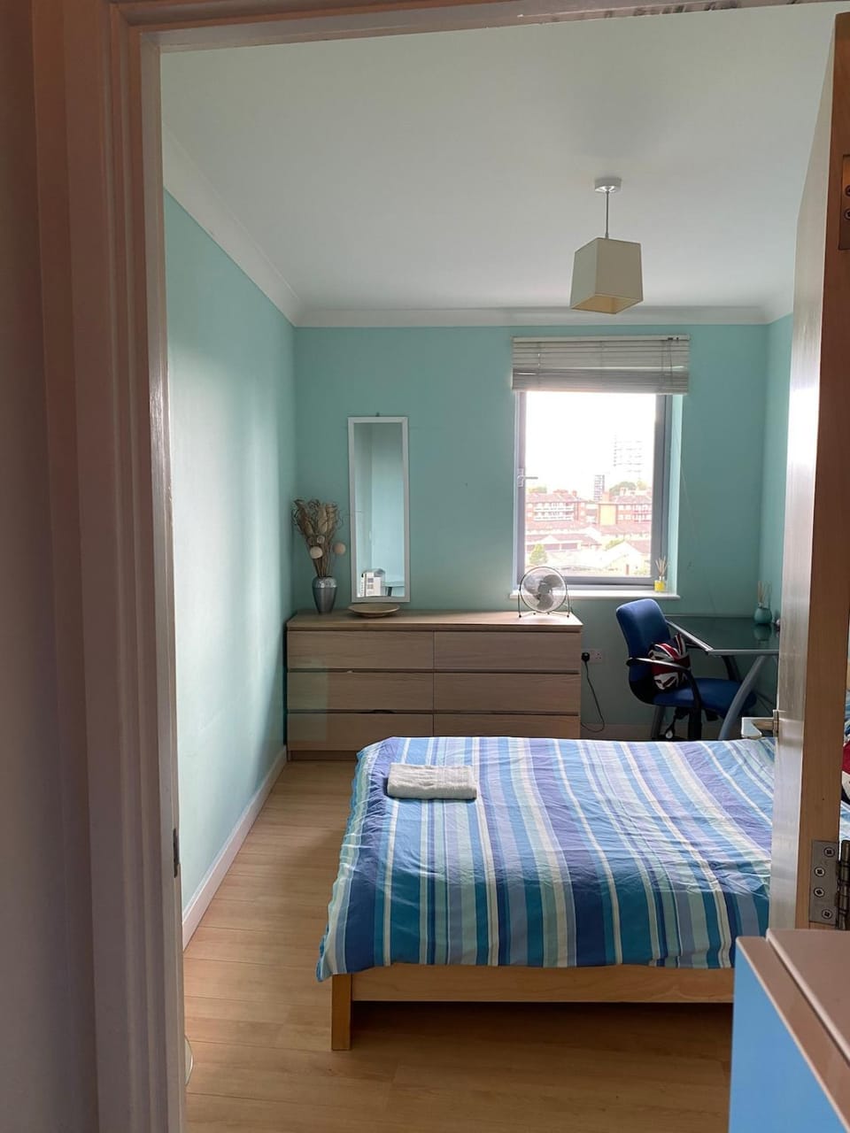 2 Bed Flat with Balcony - Zone 1 Central London Apartment in London Borough of Southwark