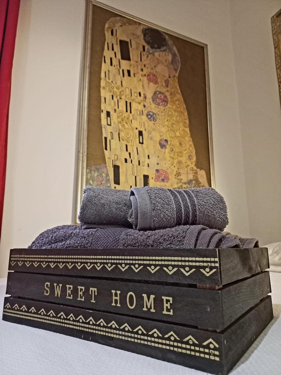 Bedroom, towels