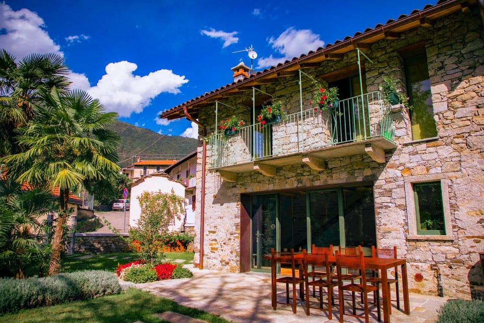 Property building, Balcony/Terrace, Mountain view