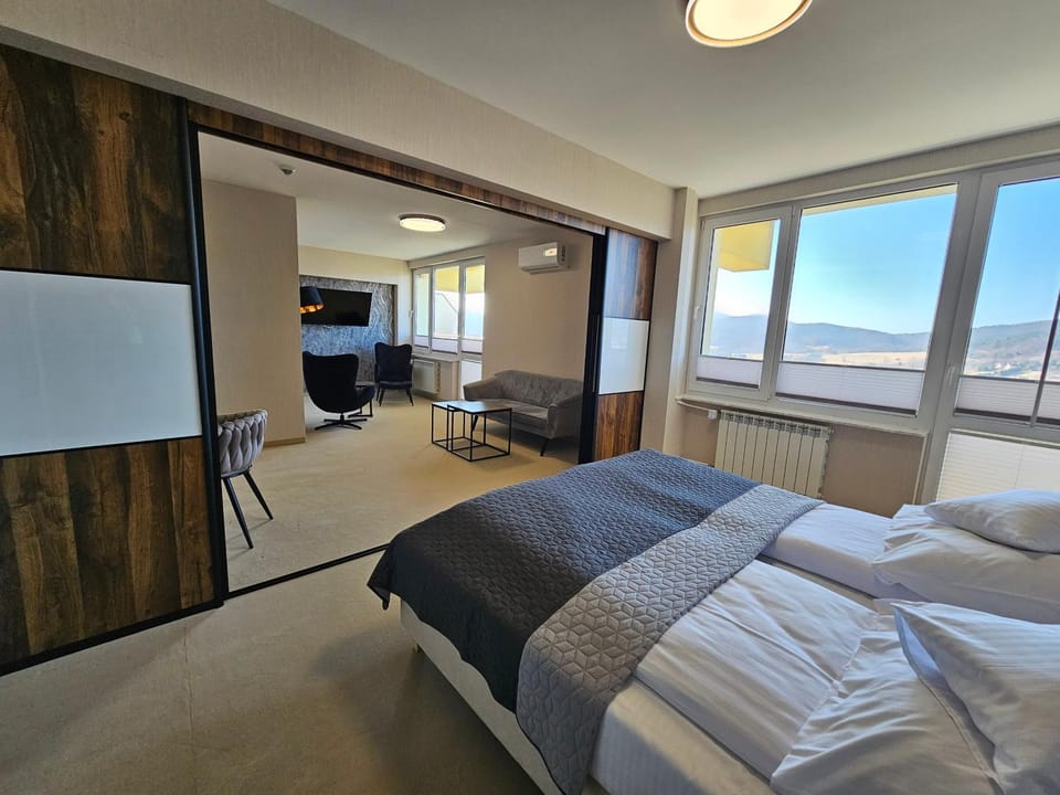 Bed, Photo of the whole room, Seating area, Bedroom