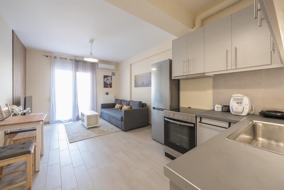 Kitchen or kitchenette, Living room, Seating area, Dining area, oven, stove