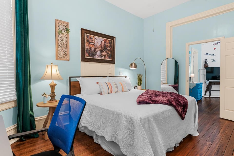 Victorian Home by Forsyth Park Apartment in Savannah