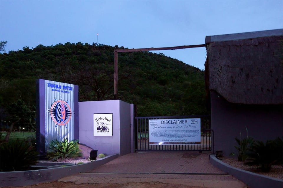 Property building, Facade/entrance, Property logo or sign, Logo/Certificate/Sign