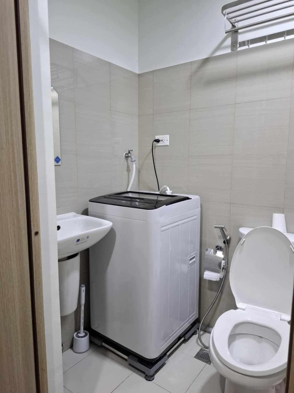 Bathroom, washing machine