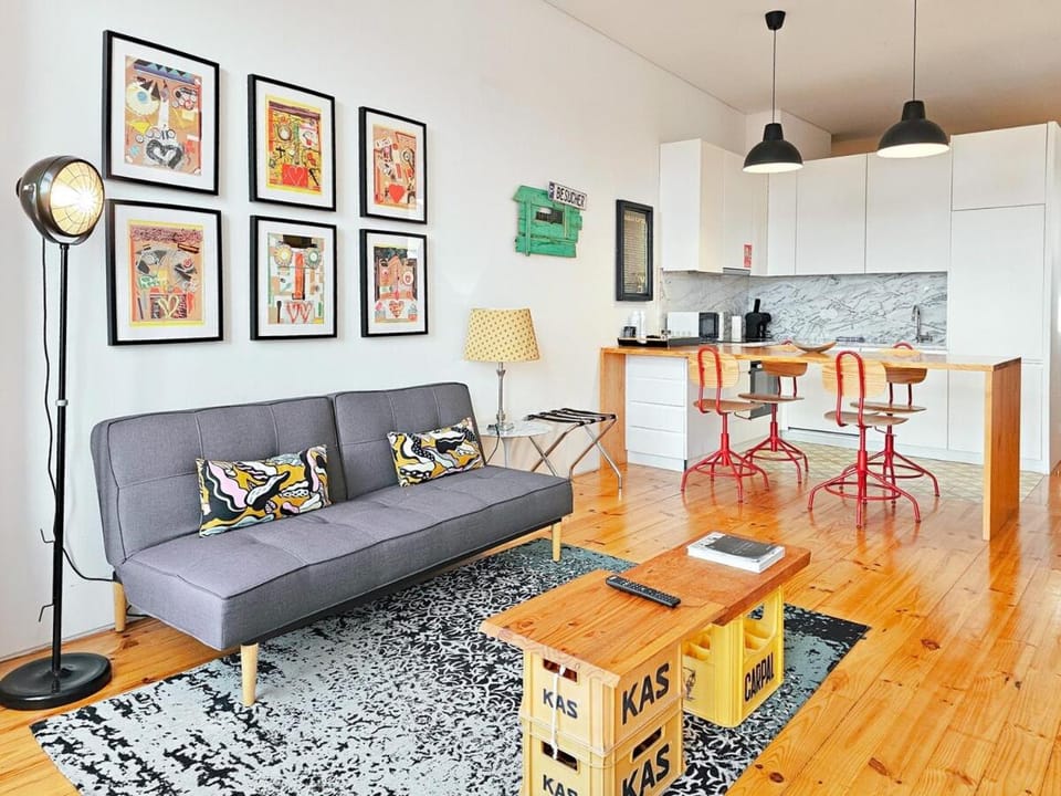 Full of light and color at the best spot in town Apartment in Porto