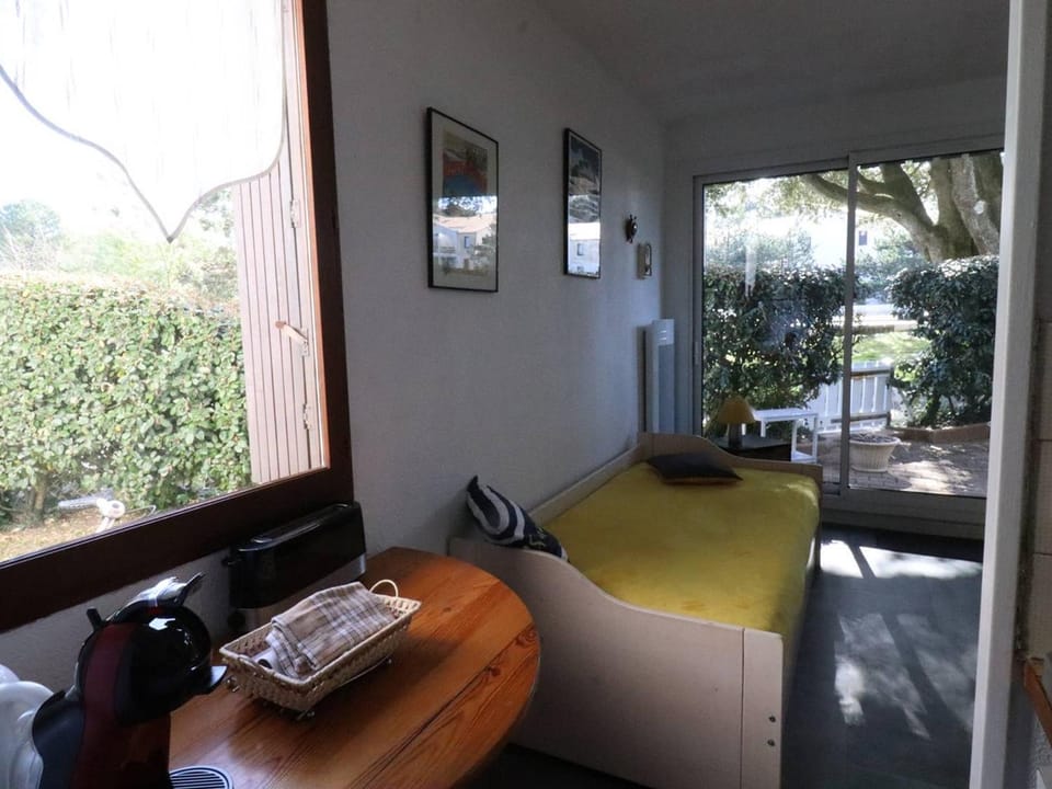 Studio cosy à deux pas de la mer et forêt avec parking sécurisé - FR-1-738-46 Apartment in Meschers-sur-Gironde