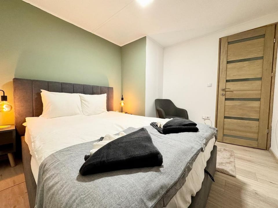 R5 Patio 2 Bedrooms Free Parking Apartment in Budapest