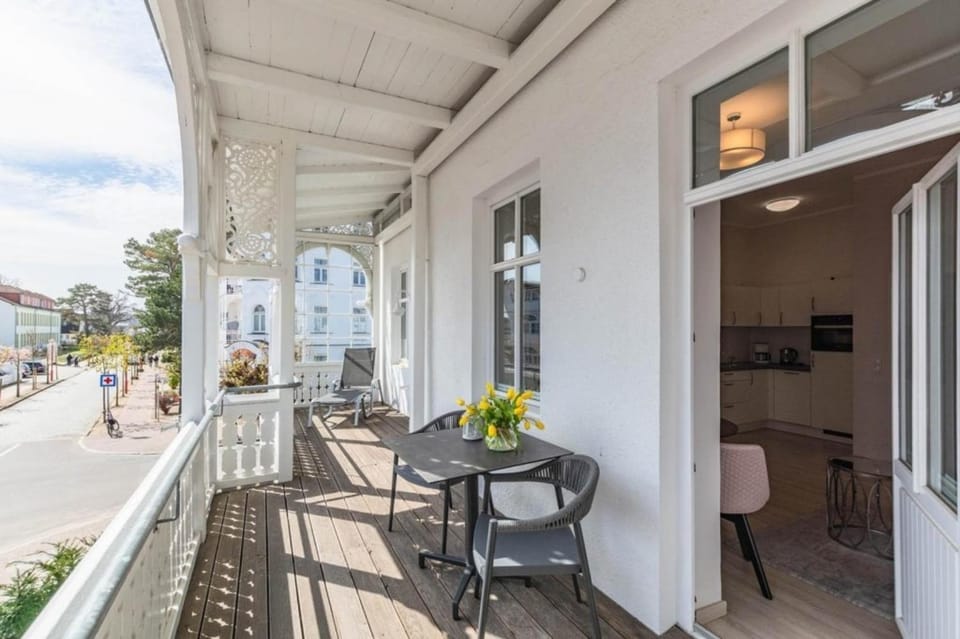 Villa Iduna Ferienwohnung No 4 - 1 OG mit Balkon nach Osten Apartment in Binz