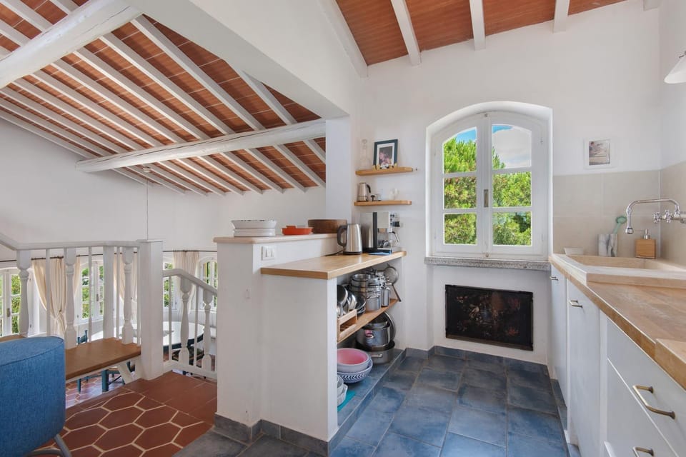 Property building, Kitchen or kitchenette, Living room