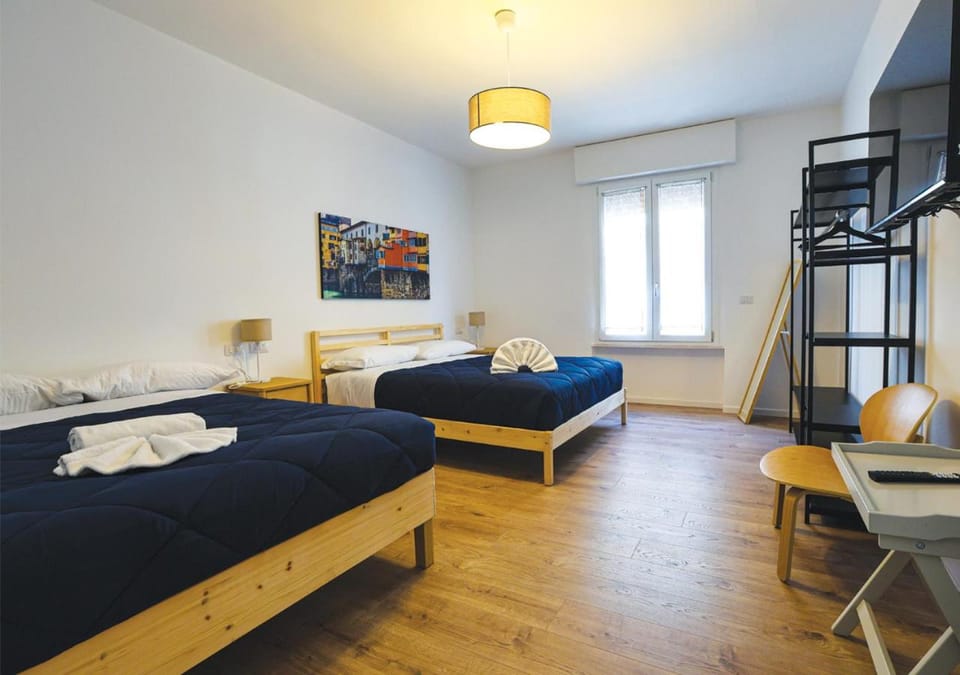 Bed, TV and multimedia, Bedroom, wardrobe, air conditioner