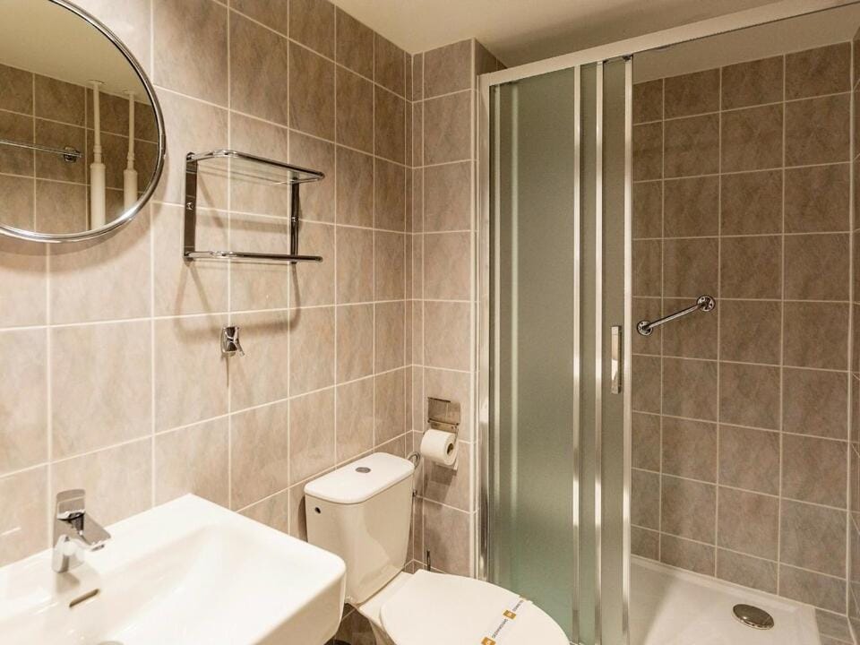 Shower, Bathroom, towels