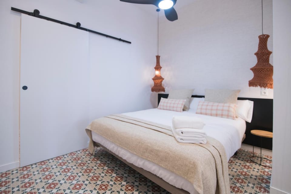 Bed, Photo of the whole room, Bedroom